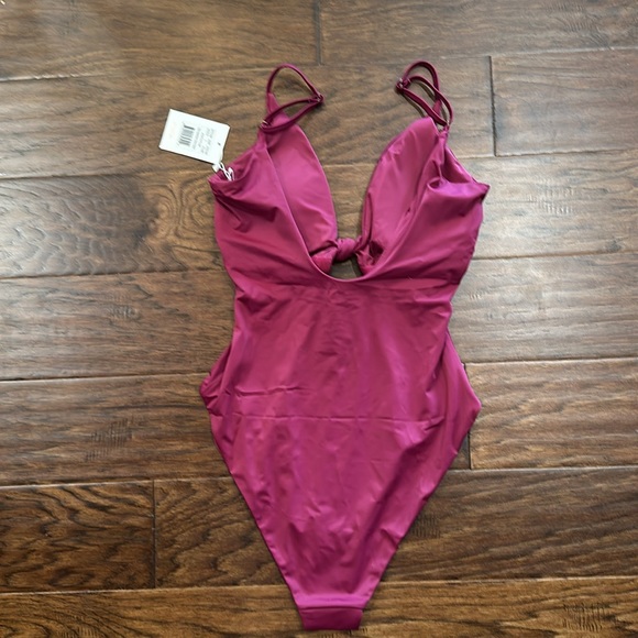 Andie Swim Santorini One Piece in Plum L - Picture 6 of 6